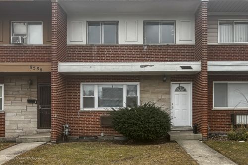 9586 S Colfax Ave, Chicago, IL, 60617-4964 | Card Image