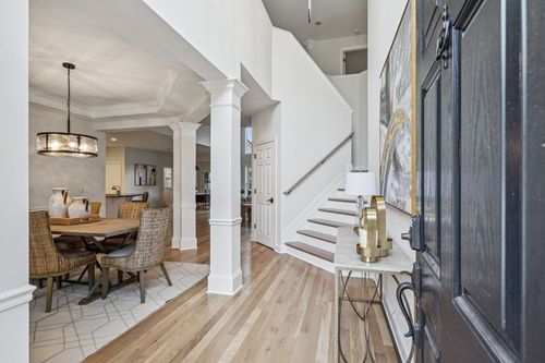 1113B Biltmore Dr, Nashville, TN, 37204-4163 | Card Image