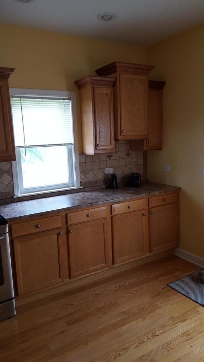 202 S Birch St, House other with 3 bedrooms, 2 bathrooms and 2 parking in Wenona IL | Image 6