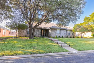 3417 Shadyhill Dr, Home with 3 bedrooms, 2 bathrooms and 2 parking in San Angelo TX | Image 2