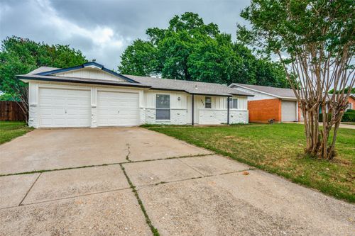 903 Woodbrook St, Arlington, TX, 76011-5007 | Card Image