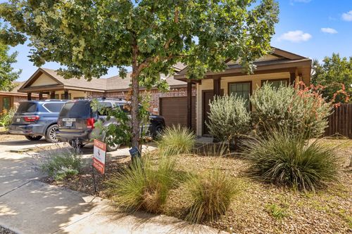 119 Creekside Villa Dr, Kyle, TX, 78640-6440 | Card Image