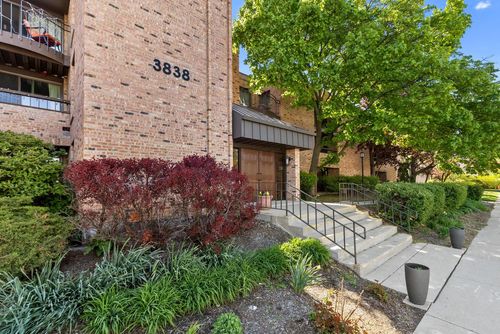 275-3838 N Oakland Avenue, Shorewood, WI, 53211 | Card Image