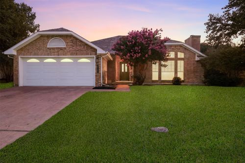 6833 Old Mill Rd, North Richland Hills, TX, 76182-7027 | Card Image