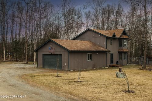621 E Barton Ln, Wasilla, AK, 99654-2433 | Card Image