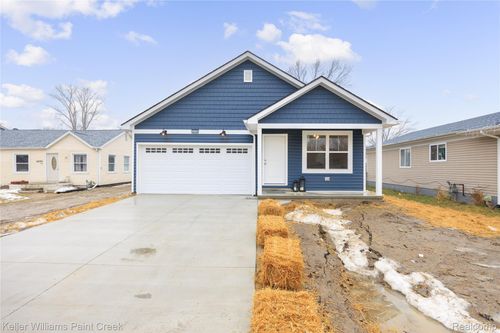 58795 Chennault Dr, New Haven, MI, 48048-2705 | Card Image