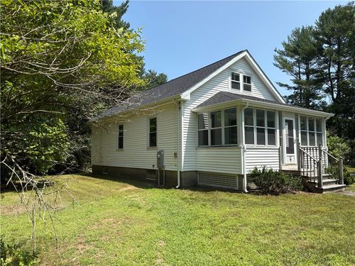 52 Carpenter St, Seekonk, MA, 02771-1105 | Card Image