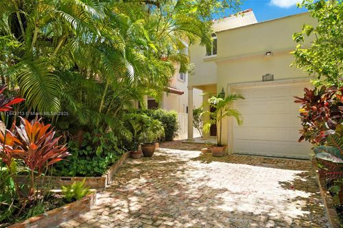 3045-3045 Allamanda St, Miami, FL, 33133-4515 | Card Image