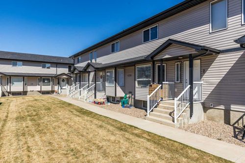 2-128 3 Street Ne, Redcliff, AB, T0J2P0 | Card Image