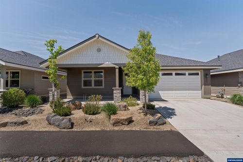 2695 Nw 23rd Lp, Redmond, OR, 97756 | Card Image
