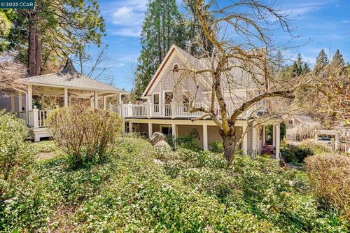 211 Park Ave, Nevada City, CA, 95959-2613 | Card Image