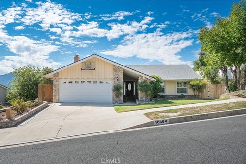 16804 La Veda Ave, Canyon Country, CA, 91387-1724 | Card Image