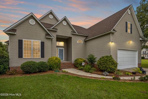 2616 Spring Creek Dr, Grimesland, NC, 27837-9127 | Card Image