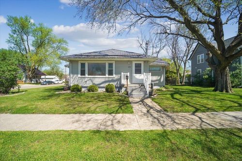 621 W Charles St, Oelwein, IA, 50662-1525 | Card Image
