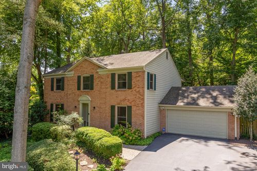1318 Round Oak Ct, Mclean, VA, 22101-1829 | Card Image