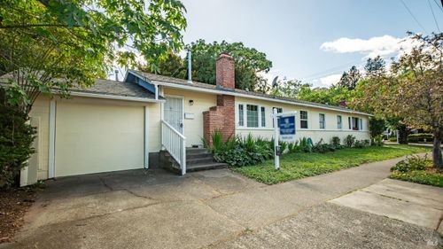 11 San Rafael Avenue, San Rafael, CA, 94901 | Card Image