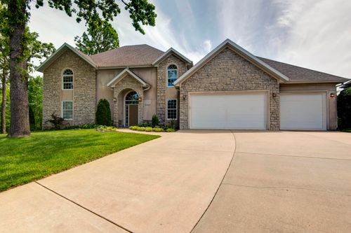 2938 W Oakhaven Ln, Springfield, MO, 65810-1916 | Card Image