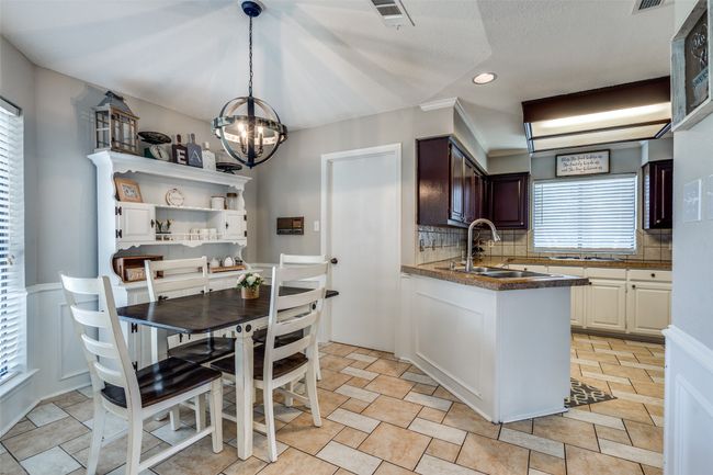 2332 Heatherwoods Way, House other with 3 bedrooms, 3 bathrooms and null parking in Carrollton TX | Image 15