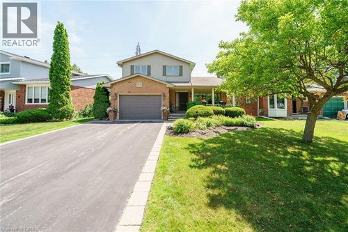 12 Vance Cres, Waterdown, ON, L8B0B8 | Card Image