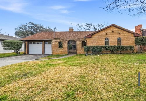 2903 Ashbury Dr, Arlington, TX, 76015-2308 | Card Image