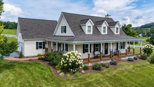 3008 Spring Hill Rd, STAUNTON, VA, 24401-6422 | Card Image
