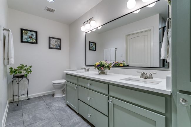 854 E Wall St, House other with 3 bedrooms, 2 bathrooms and null parking in Grapevine TX | Image 21