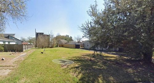 2267 Des Jardines St, Houston, TX, 77023-5117 | Card Image