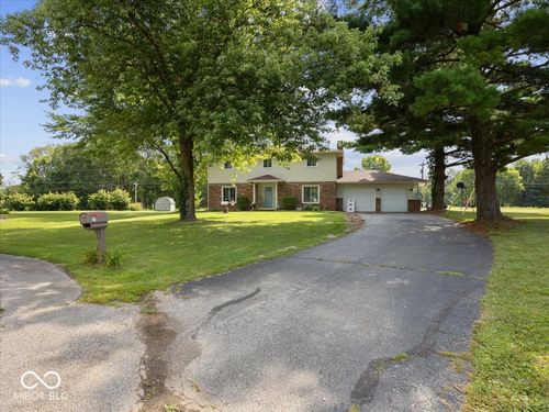 31 Northeast Ct, Shelbyville, IN, 46176-9483 | Card Image