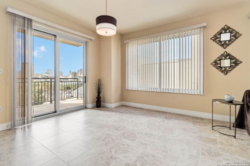 apt-403-215 Center St, San Antonio, TX, 78202-2758 | Card Image