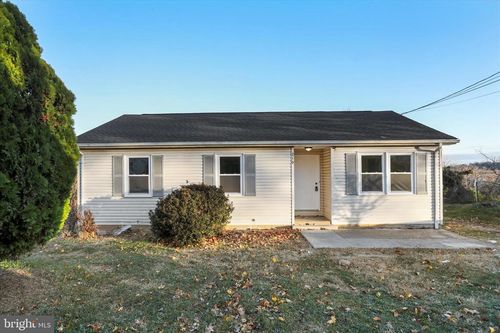 210 E 19th St, FRONT ROYAL, VA, 22630-4164 | Card Image