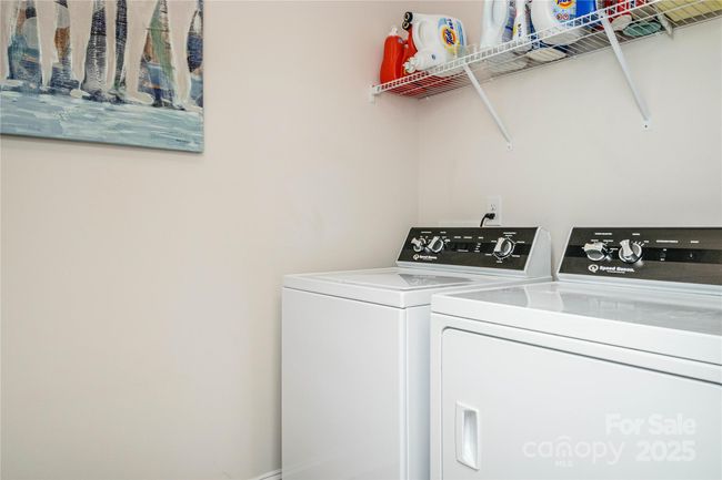 70 Cameo Dr, House other with 4 bedrooms, 3 bathrooms and null parking in Flat Rock NC | Image 12