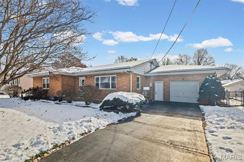 214 W 4th St, Hartford, IL, 62048-1210 | Card Image