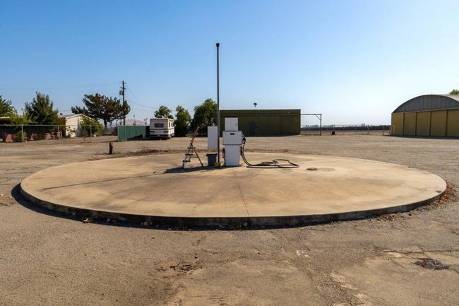 23500 Eckert Field Airport (1 Q1) Avenue 204, Home with 0 bedrooms, 0 bathrooms and null parking in Strathmore CA | Image 12