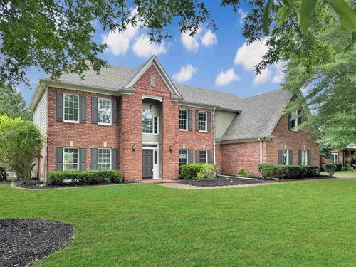 10400 Page Manor Cv, Collierville, TN, 38017-8858 | Card Image