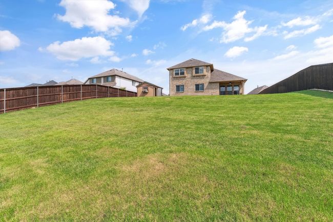 ENOURMOUS backyard! | Image 4