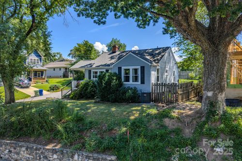 122 Michigan Ave, Asheville, NC, 28806-4137 | Card Image