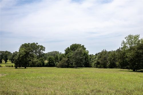 5427 Mustang Rd, Brenham, TX, 77833-5701 | Card Image