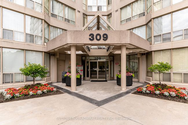 803 - 309 Major Mackenzie Dr E, Condo with 2 bedrooms, 2 bathrooms and 1 parking in Richmond Hill ON | Image 3