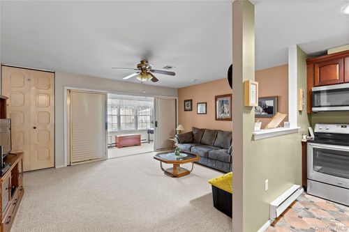 unit-b-423 Woodbridge Dr, Ridge, NY, 11961-1359 | Card Image