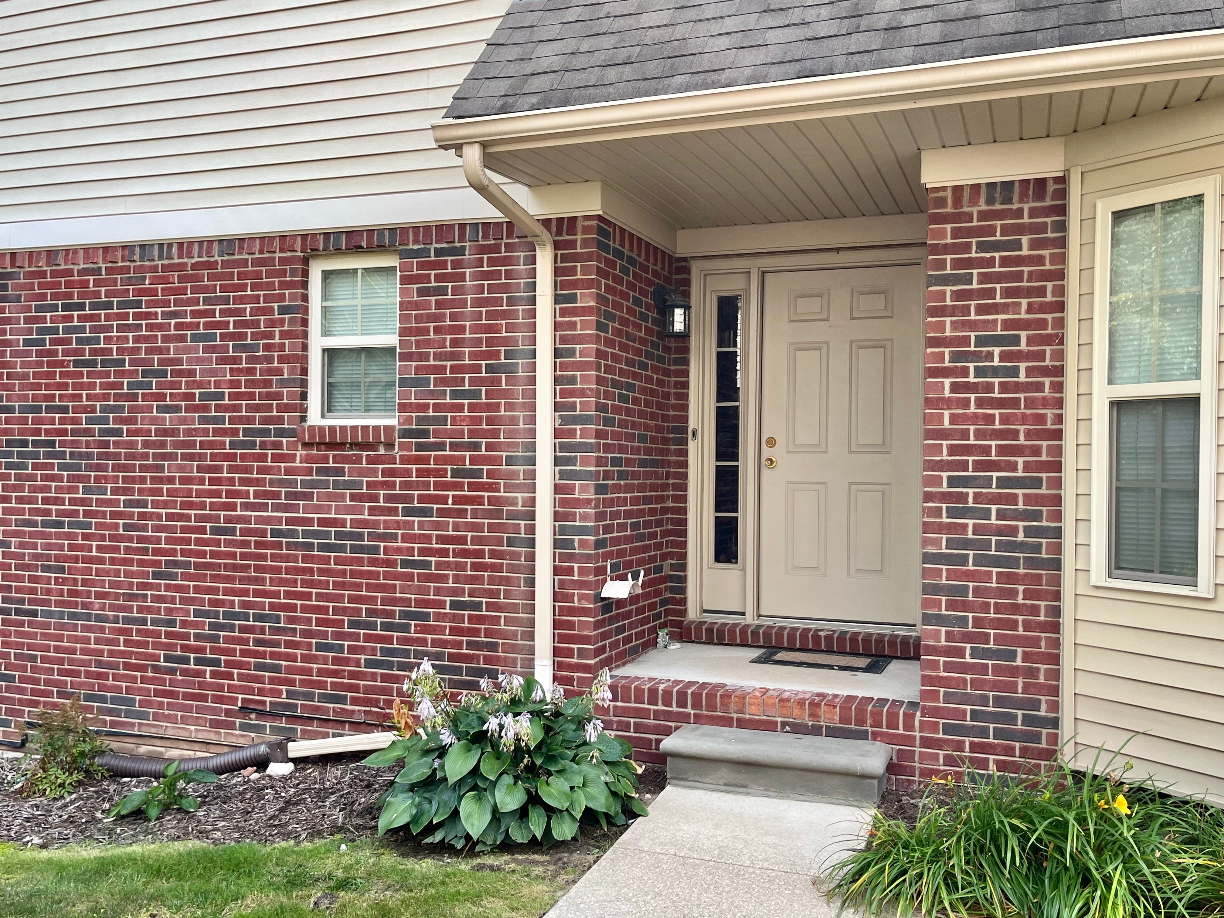 Heiden Dr, Romulus, MI 48174