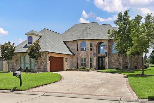 172 River Oaks Dr, La Place, LA, 70068-7100 | Card Image