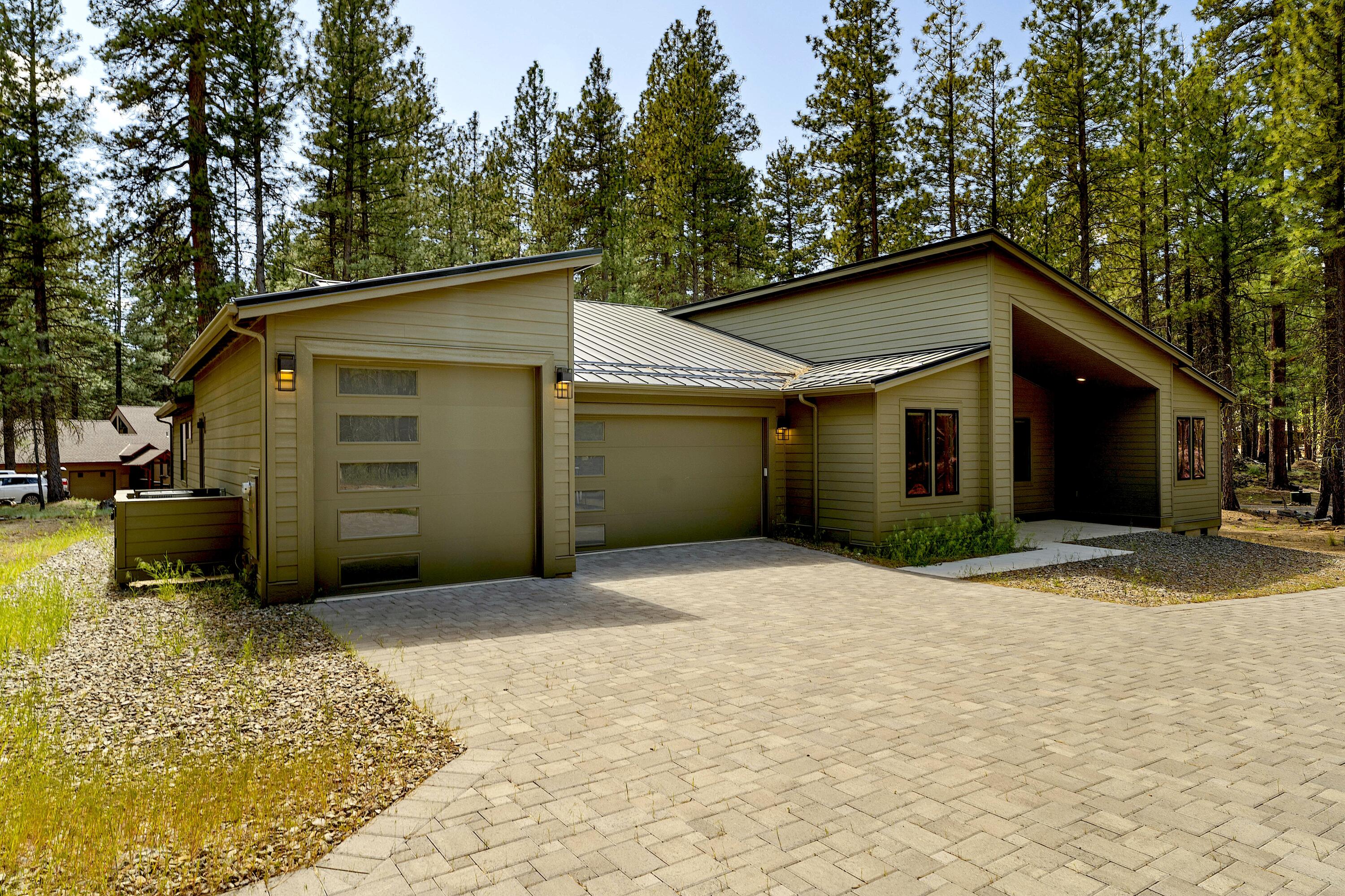 Residential in Black Butte Ranch 2
