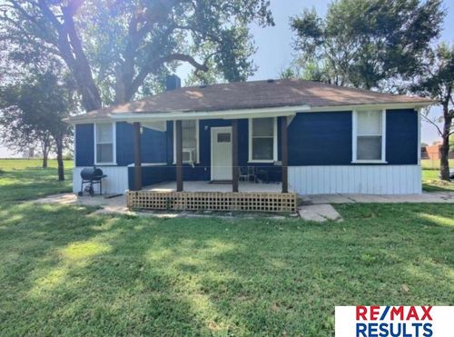 902 Louie Ln, Yutan, NE, 68073-3133 | Card Image