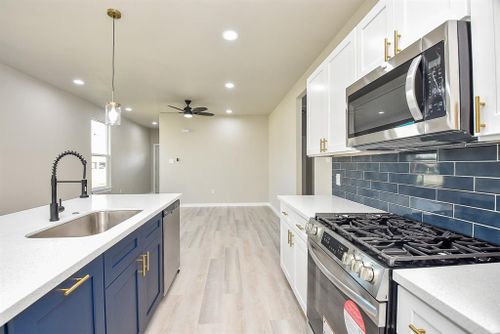 100 S 12th St, West Columbia, TX, 77486-3326 | Card Image