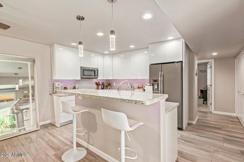 5913 E Thomas Rd, Scottsdale, AZ, 85251-7505 | Card Image