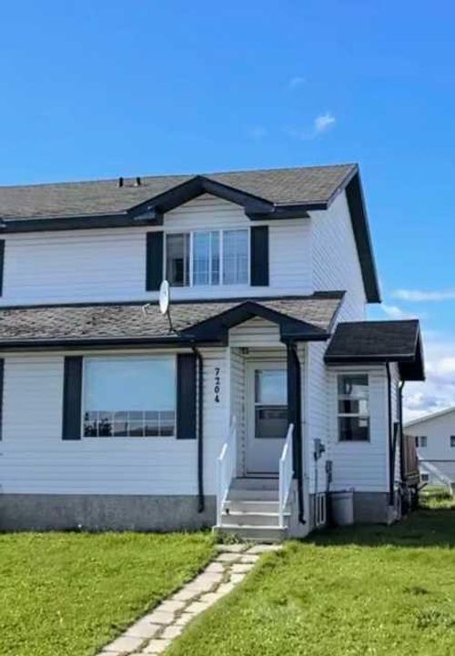 7204 105 St, Grande Prairie, AB, T8W2S6 | Card Image