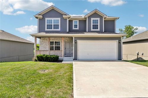 802 Pampas Street, Pleasant Hill, MO, 64080 | Card Image