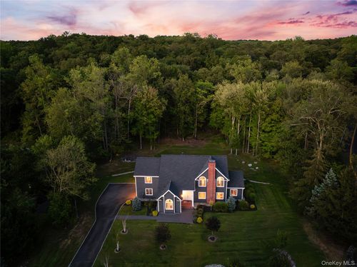 27 Valenza Ln, Blauvelt, NY, 10913-1907 | Card Image