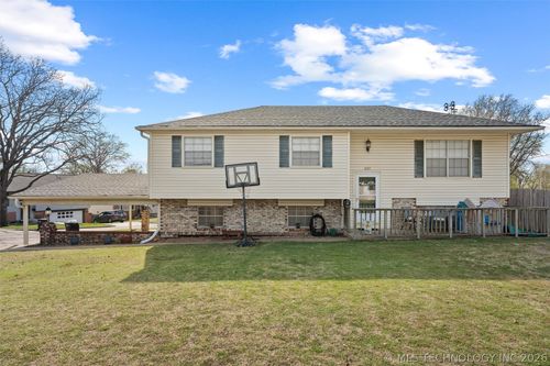 1037 Macklyn Ln, Bartlesville, OK, 74006-5536 | Card Image