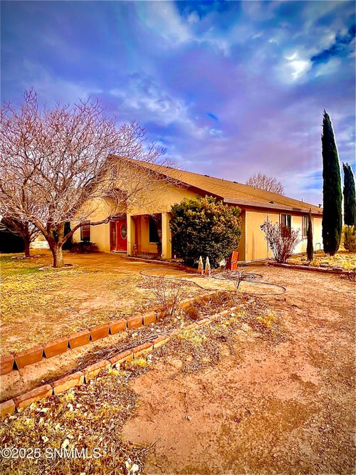98 Derbyshire Rd, Tularosa, NM, 88352-9501 | Card Image